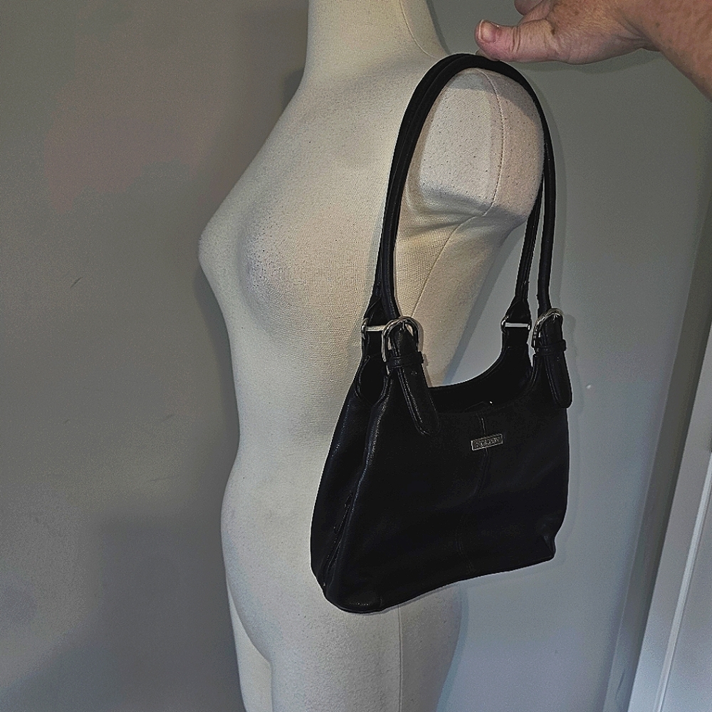 Kounty Black Leather Shoulder Bag - Picture 2 of 16